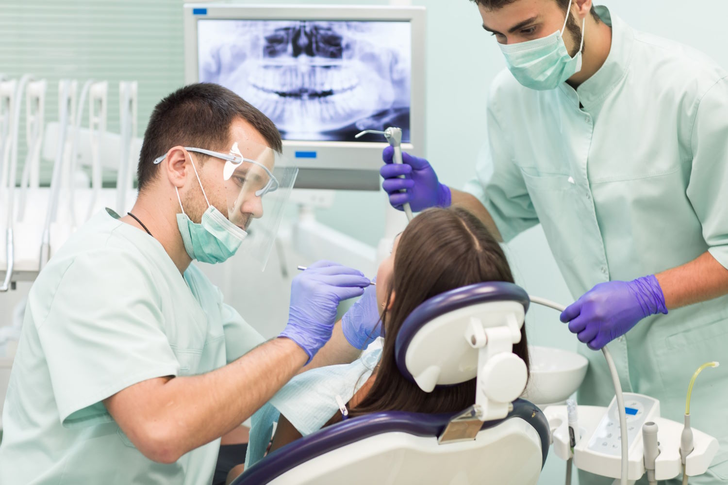 Naprawa zębów: Jak wygląda leczenie kanałowe i dlaczego jest ważne?
